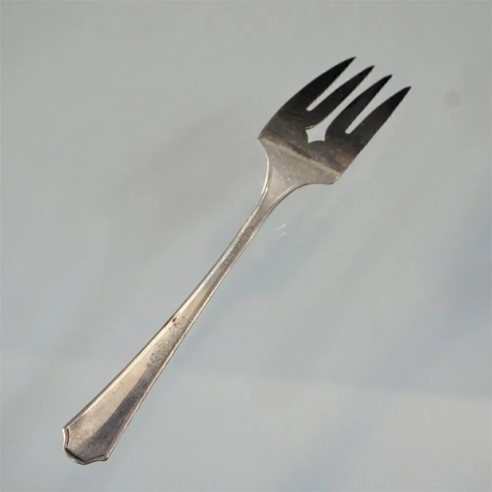 Peerless Oneida Silver Plate 1933 Charmion Pattern Serving Fork 8.25 in